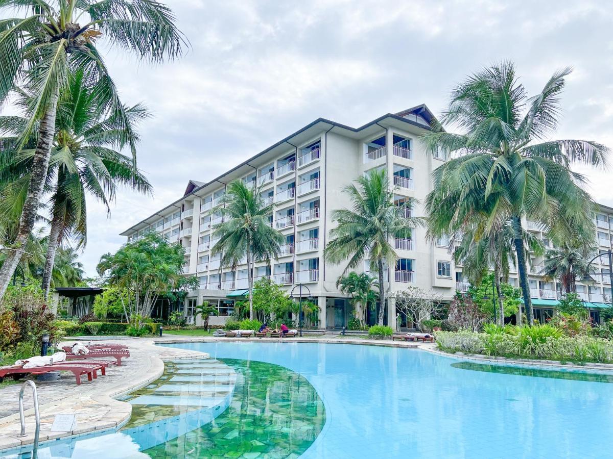 Palau Royal Resort Koror Buitenkant foto