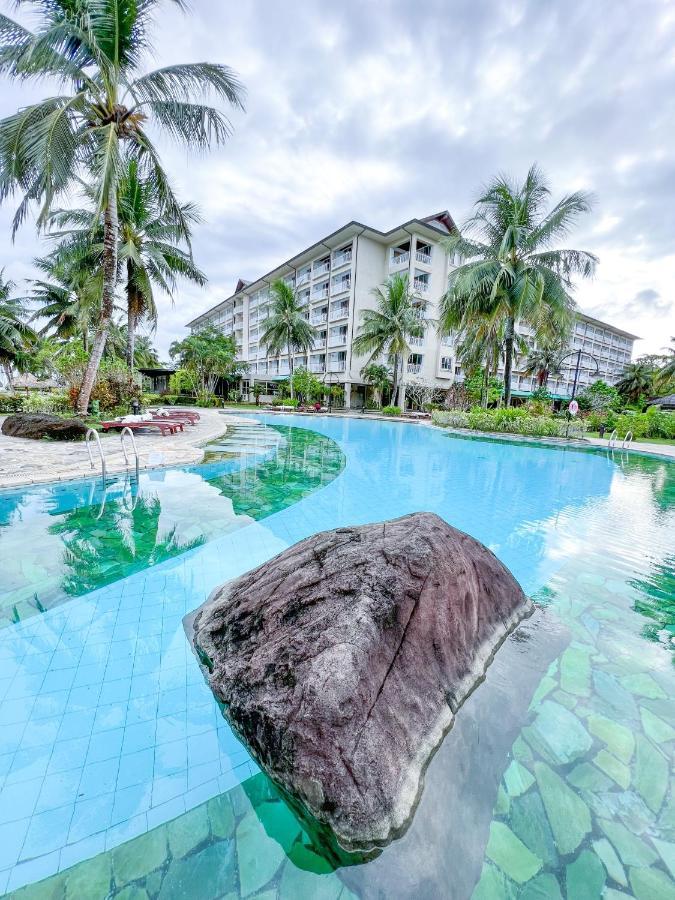Palau Royal Resort Koror Buitenkant foto