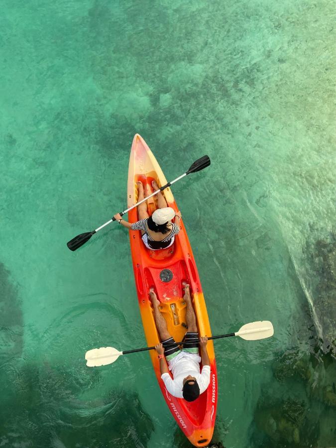 Palau Royal Resort Koror Buitenkant foto
