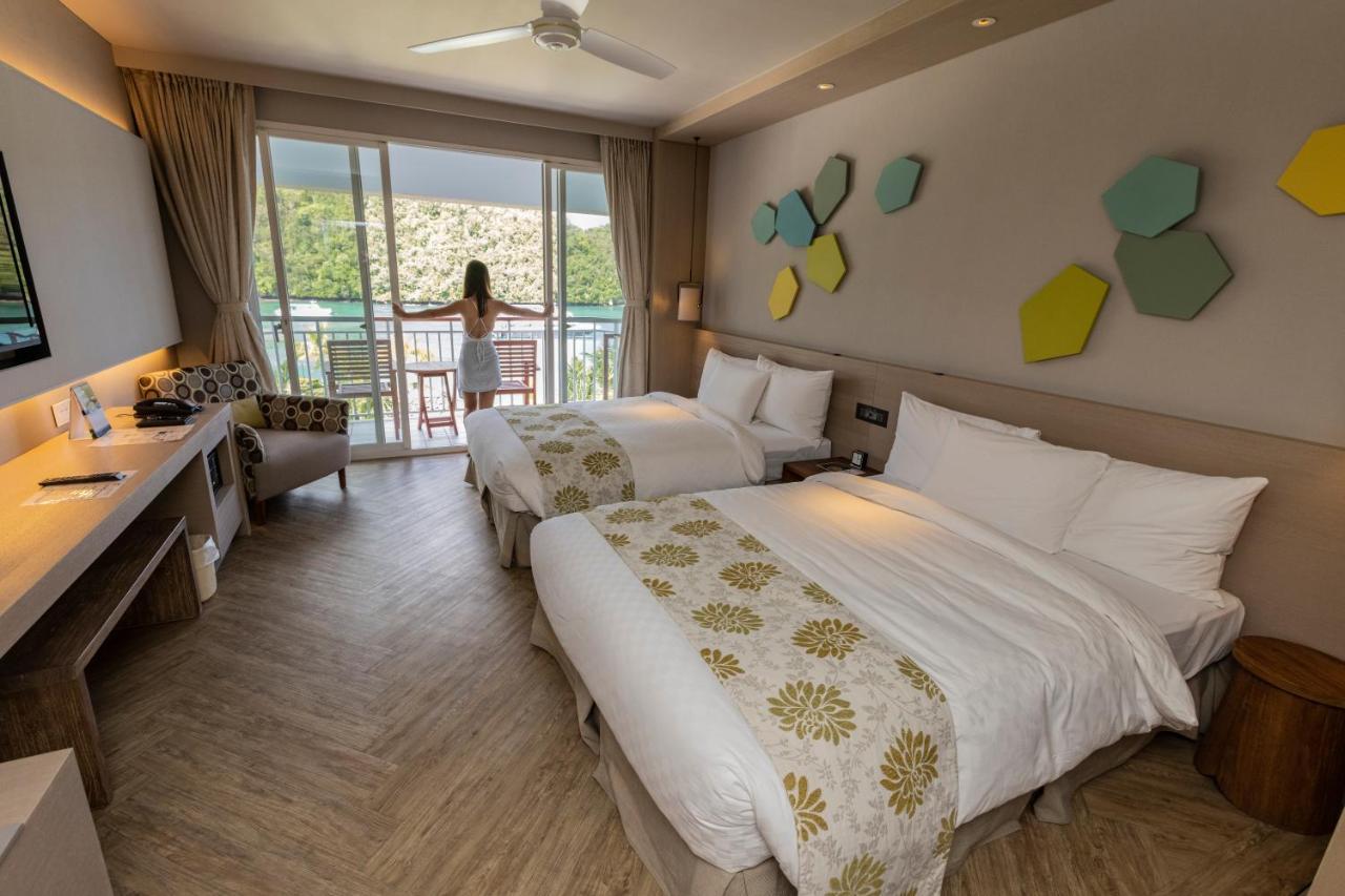 Palau Royal Resort Koror Buitenkant foto