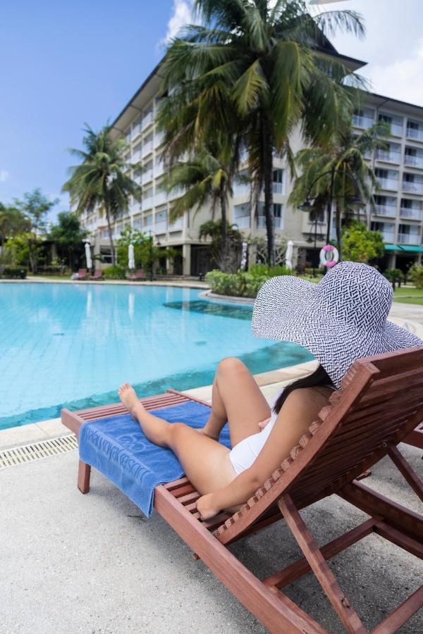 Palau Royal Resort Koror Buitenkant foto