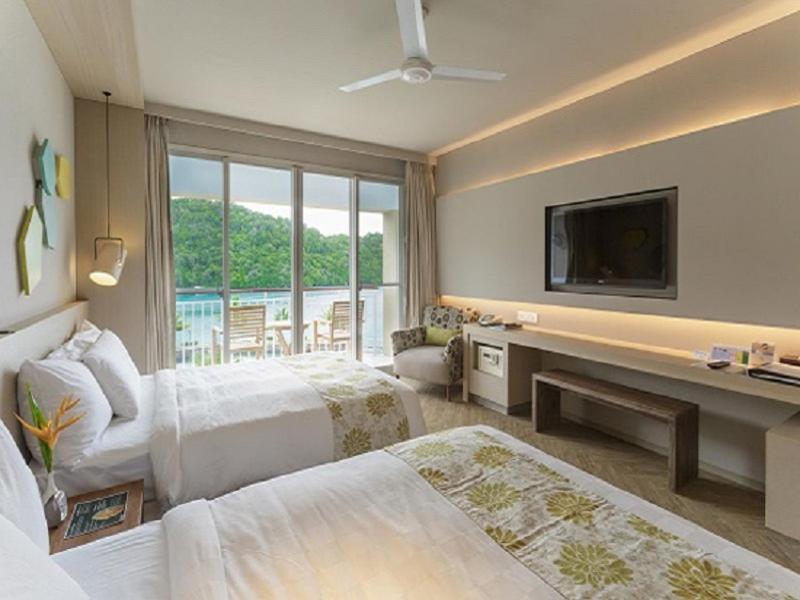 Palau Royal Resort Koror Buitenkant foto