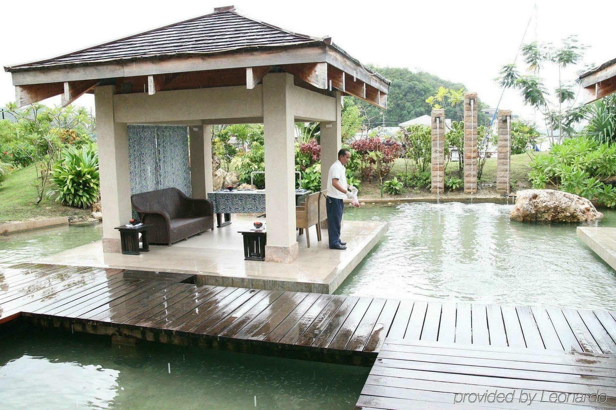 Palau Royal Resort Koror Buitenkant foto